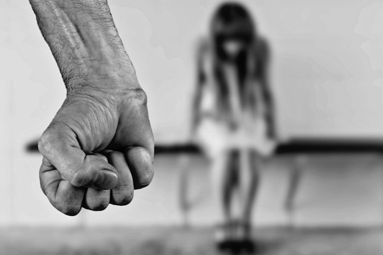 Las llamadas a los Centros Mujer de familiares y personas cercanas a las víctimas de violencia machista crecen un 36 % con el confinamiento