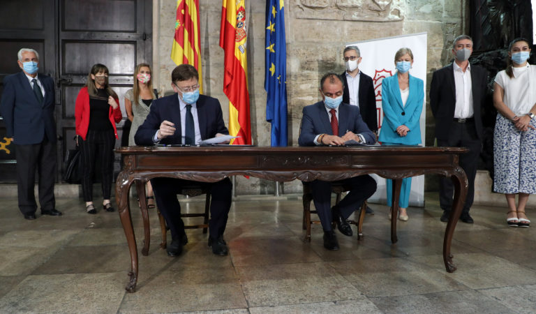 Puig acuerda con las y los empresarios un proyecto que reducirá un 30% los trámites administrativos para ayudar a reactivar la economía valenciana