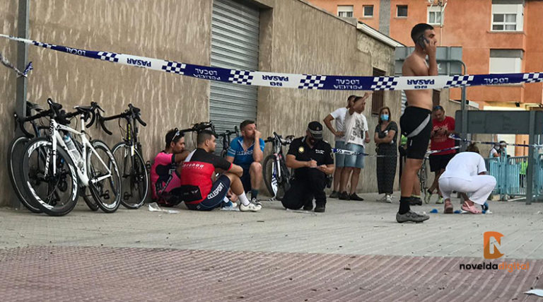 Atropello ciclistas calle Cura González - Novelda