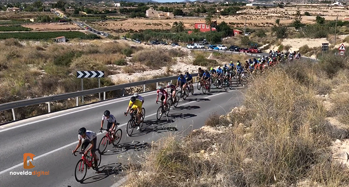 La última etapa de la XXIV Vuelta Ciclista a la Provincia de Alicante ha pasado por Novelda