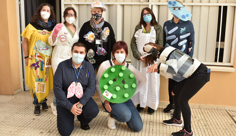 El IES La Mola celebra un «Congreso Microbiodiverso de virus, bacterias, protistas y hongos»