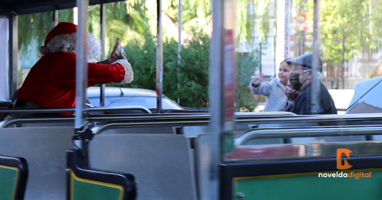 Papá Noel visita Novelda en tren turístico