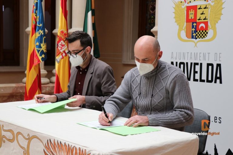 El Ayuntamiento invierte 10.000 euros en la compra de tarjetas Regala Novelda