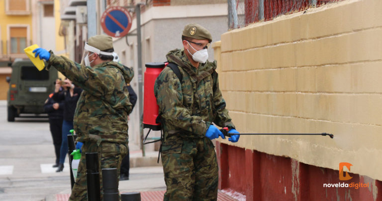 El Regimiento de Inteligencia del Ejército acude a Novelda para reforzar las tareas de desinfección