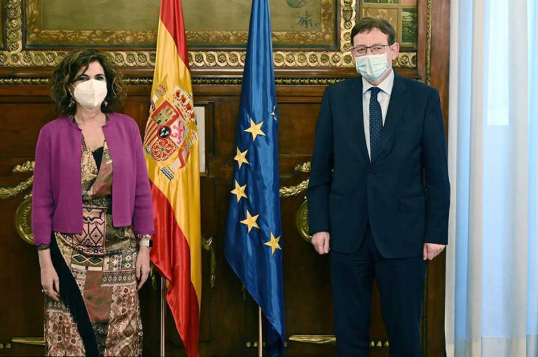 Ximo Puig anuncia que el Gobierno prevé aprobar en un mes el convenio que permitirá hacer llegar a empresas y autónomos las ayudas destinadas a los sectores más afectados por la pandemia
