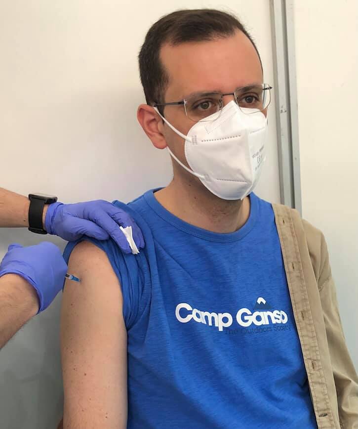 Sanidad ofrece a los vacunados en la Comunitat Valenciana un justificante con información de todos los datos sobre el lote y la dosis suministrada