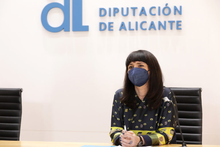 La Diputación de Alicante invierte más de 209.000 euros para fomentar la lengua y la cultura popular valenciana