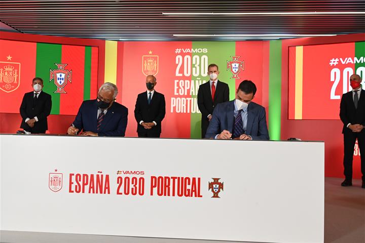 España y Portugal presentan una candidatura conjunta para acoger el mundial de fútbol en 2030