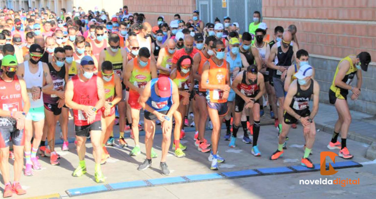 Los corredores del Club Atlético Novelda Carmencita volvieron a competir en una carrera multitudinaria