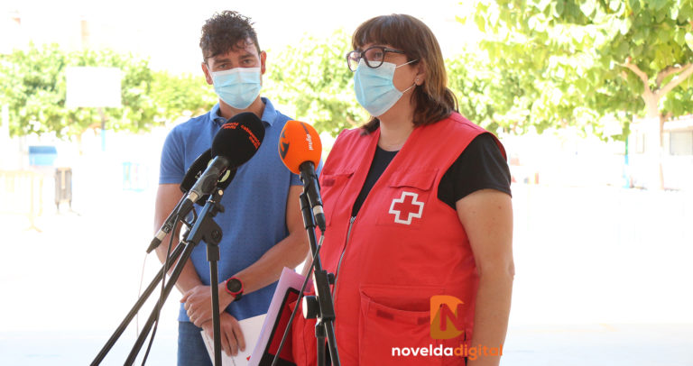El Colegio Jorge Juan entrega a Cruz Roja Novelda la recaudación de su carrera solidaria