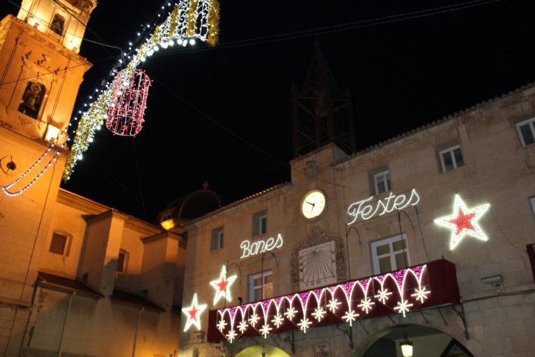 El Ayuntamiento recibe una subvención de Diputación para financiar el gasto de iluminación de las fiestas de Navidad 2020