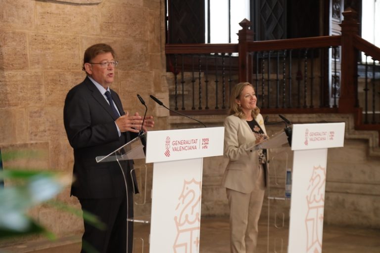 Ximo Puig acuerda con Calviño la puesta en marcha de un plan específico de digitalización del sector turístico