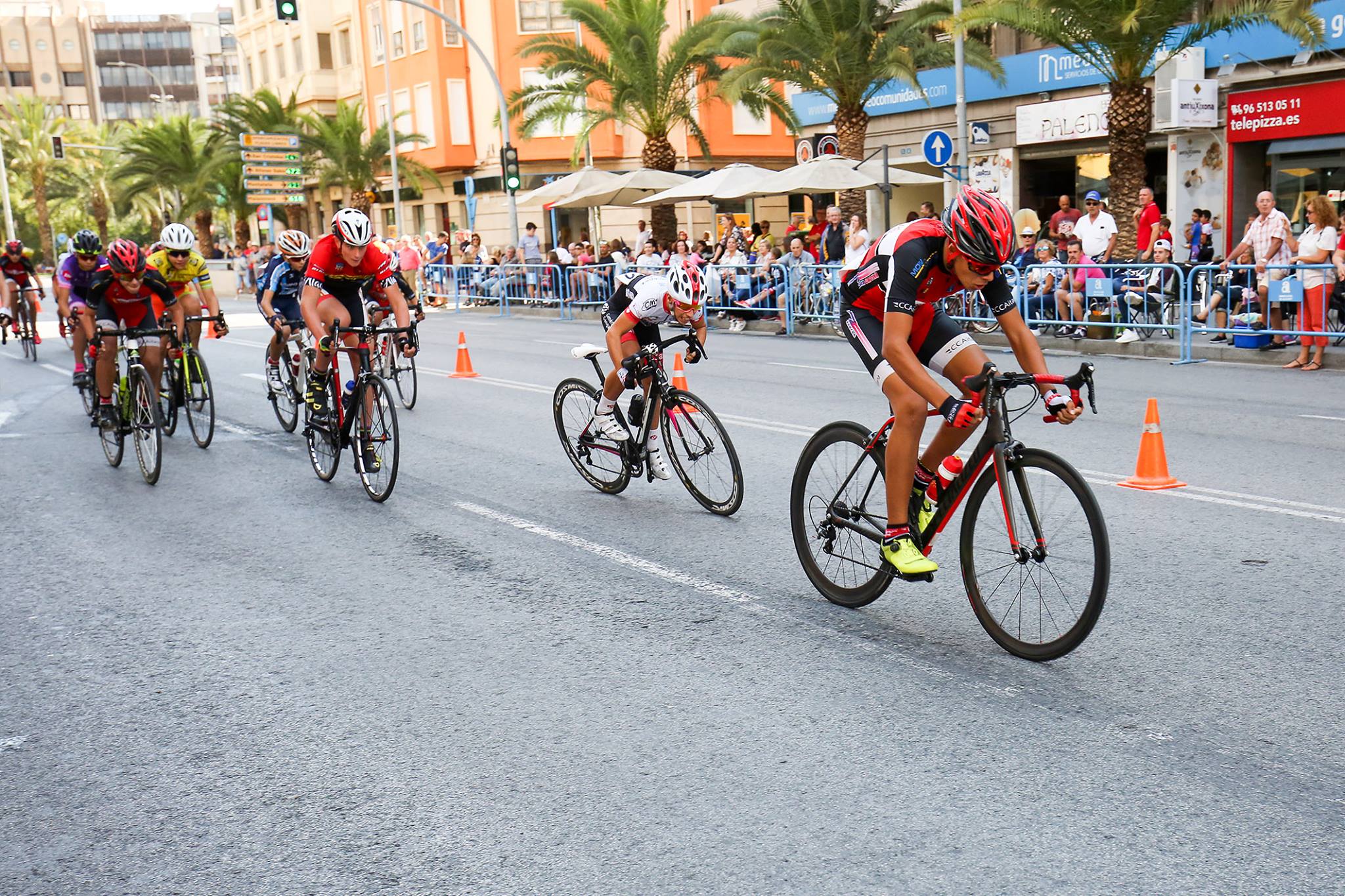 Espectáculo y diversión se dan cita este domingo en Alicante en el Trofeo Diputación ‘Escuelas de Ciclismo’