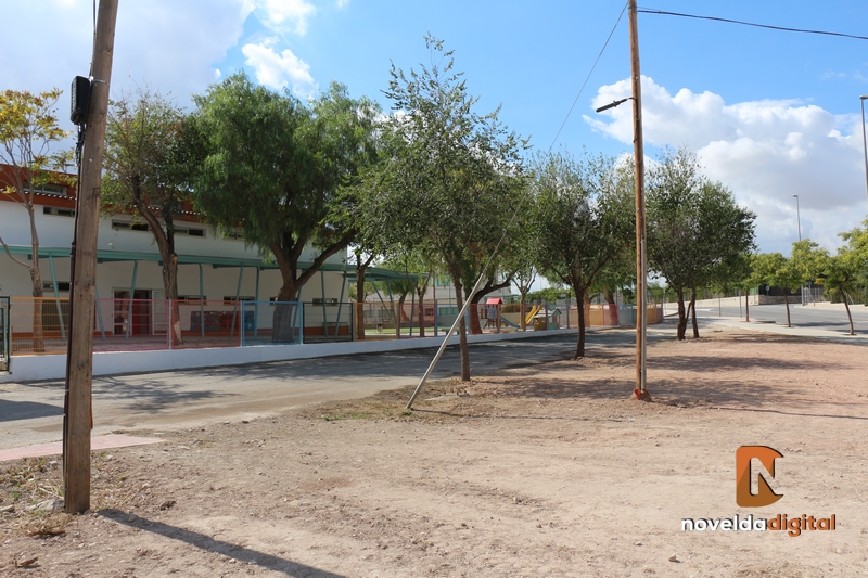 El Ayuntamiento adquiere un terreno para la futura ampliación del CEIP Jesús Navarro