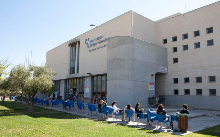 El Consell firma convenios con las cinco universidades valencianas para transferir 120 millones y atender la deuda histórica