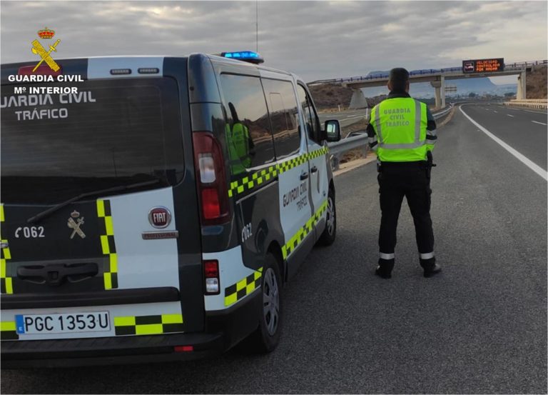 La Guardia Civil investiga a un conductor que circulaba a 213 kilómetros por hora