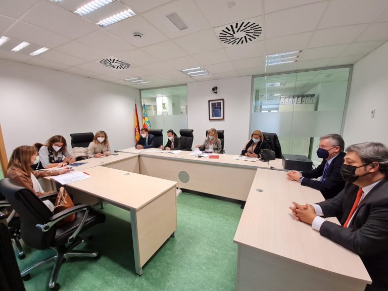 La consellera de Justicia propone la creación de cinco nuevos juzgados en la provincia de Alicante que se dediquen en exclusiva a la violencia de género