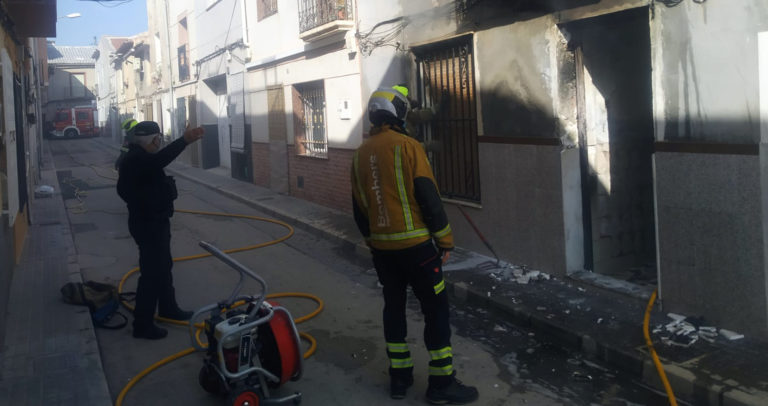 Incendio en una vivienda de Novelda en la calle San Rafael