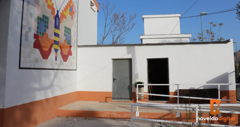 Mantenimiento de Ciudad realiza mejoras en las instalaciones del CEIP Jesús Navarro