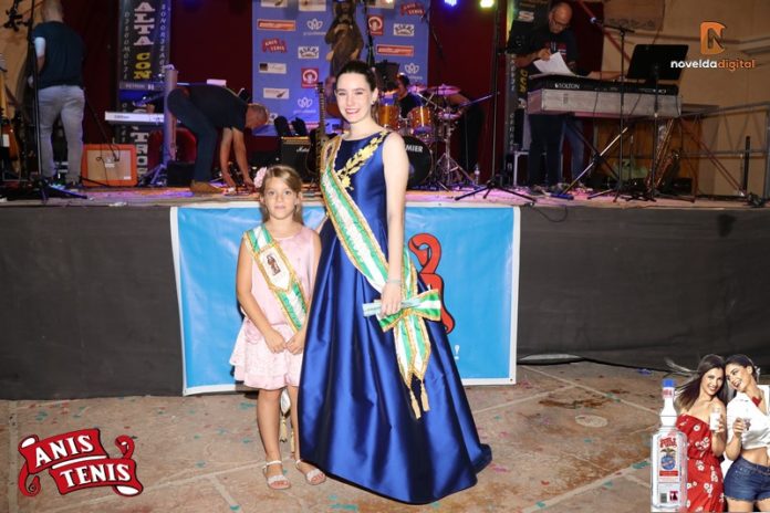 Martina Zamora y Lidia Martínez serán presentadas como reinas del barrio de San Roque el 23 de abril