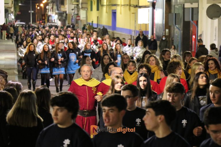 Vuelven los desfiles de Moros y Cristianos a llenar las calles de Novelda
