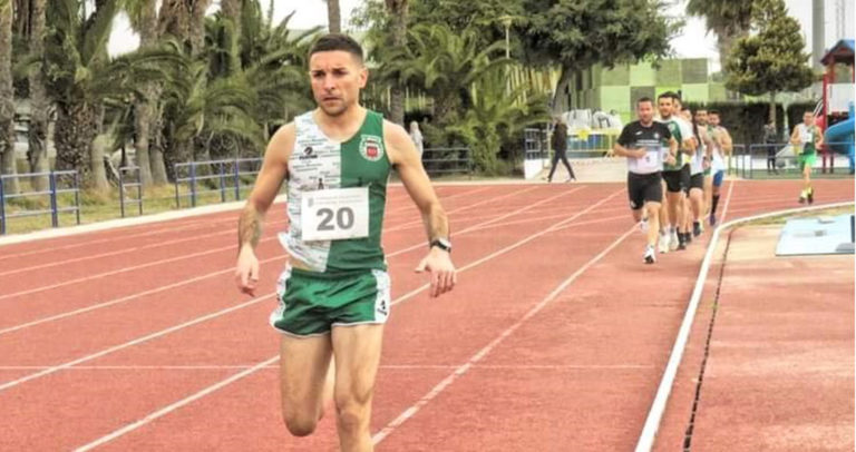 Toni navarro se proclama subcampeón provincial de 10.000 metros en pista con el Club Atlético Novelda Carmencita