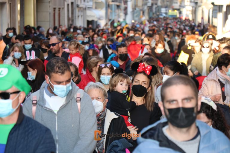 Las máscaras vuelven a las calles de Novelda