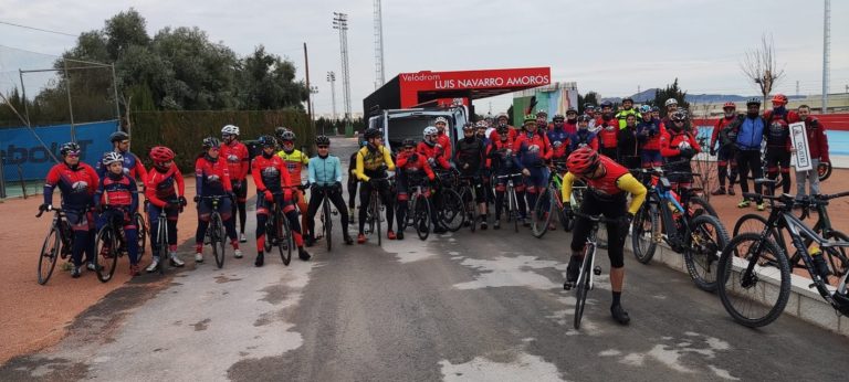 El Unión Ciclista Novelda  celebró su tradicional ruta al faro de Santa Pola