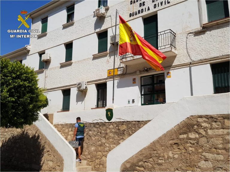 La Guardia Civil de Alicante desarticula una red dedicada a desalojos ilegales de viviendas
