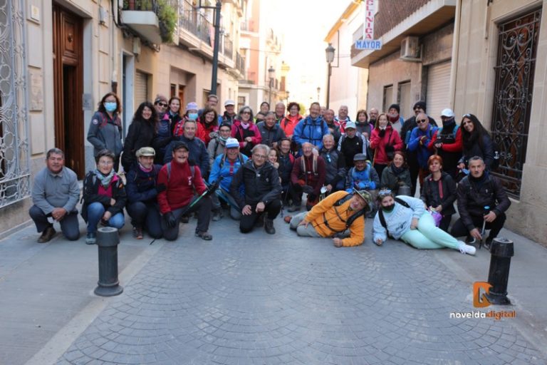 La Asociación del Camino de Santiago de Aspe pasa por Novelda en su etapa del Camino de la Lana