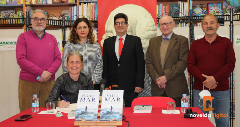 Alicia Vallina presenta en la librería La Farándula su novela ‘Hija del Mar’