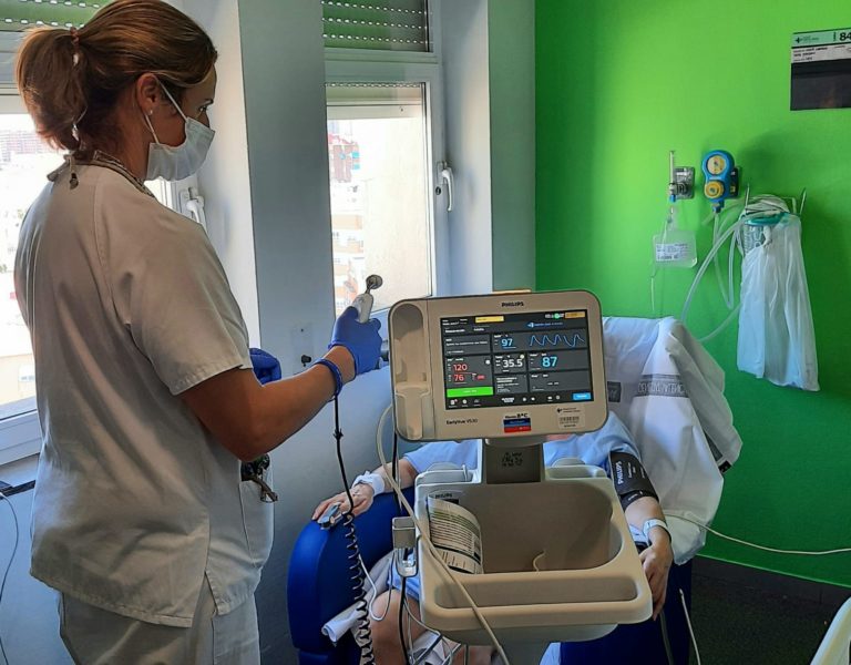 Sanidad refuerza la enfermería del sistema valenciano de salud con la creación de 2.000 nuevas plazas y la consolidación de 8.100