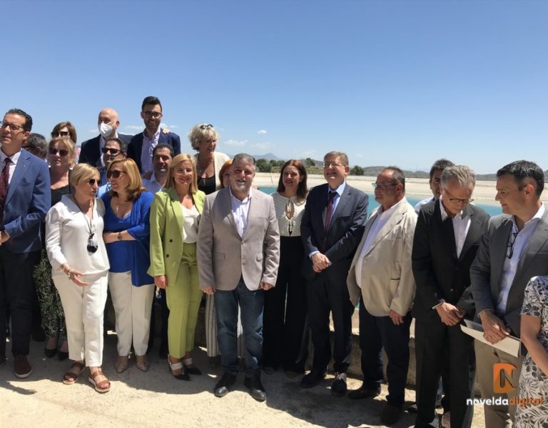 Ximo Puig, Carlos Mazón y los alcaldes de la comarca reciben el agua del Júcar – Vinalopó