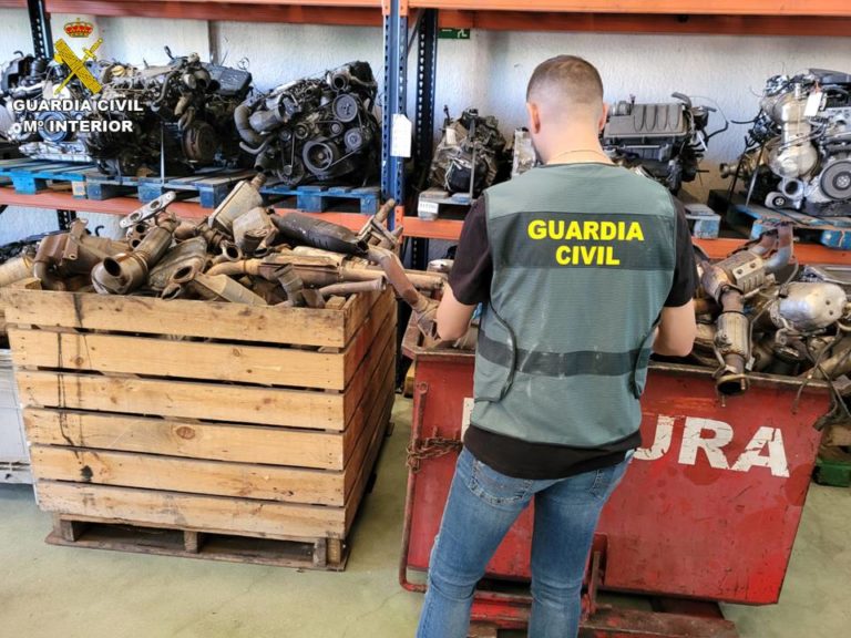 La Guardia Civil desarticula un grupo especializado en el robo de catalizadores que operaba en distintas zonas de España, entre ellas Novelda