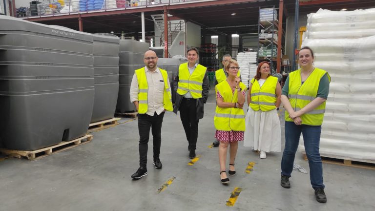 El Ayuntamiento viaja a Galicia para visitar la empresa que suministrará los nuevos contenedores