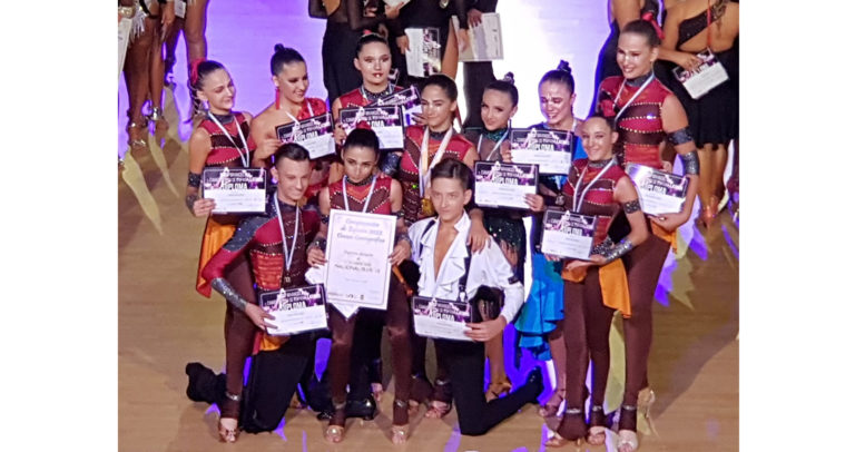 Seis bailarinas de Novelda ganan la medalla de oro en el Campeonato de España de Danza Coreográfica