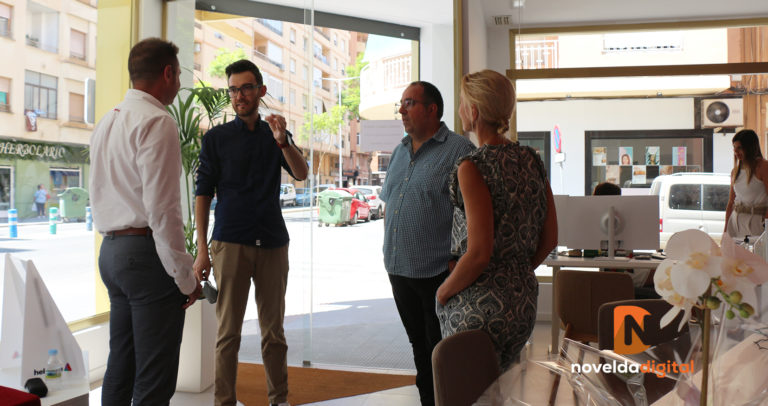 El alcalde visita las nuevas instalaciones de Clemente Soler Seguros