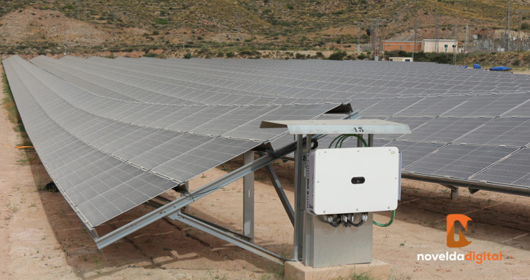 Ximo Puig anuncia la cercana autorización de nuevas plantas solares fotovoltaicas en Novelda