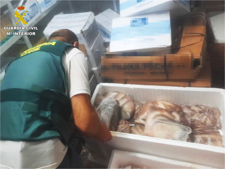 La Guardia Civil interviene una tonelada de pescado ilegal en varios establecimientos del levante alicantino