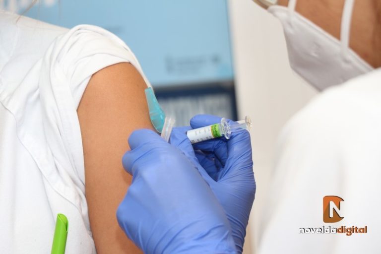 Comienza en Novelda la campaña de vacunación antigripal y de segundas dosis de refuerzo contra la COVID-19