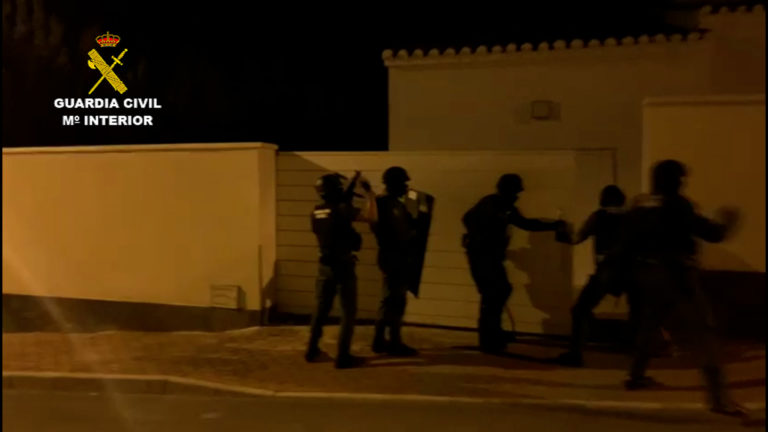 La Guardia Civil desmantela un grupo criminal en la provincia de Alicante dedicado al tráfico de droga internacional