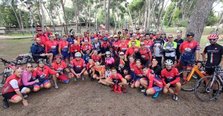 El Unión Ciclista Novelda realiza su tradicional salida a Las Virtudes