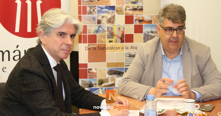 El portavoz de Industria del PP en les Corts Valencianes visita la Asociación del Mármol de Alicante en Novelda
