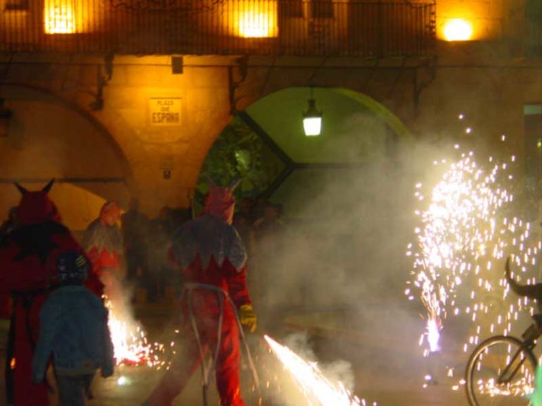 El correfuegos de Carnaval en Novelda; una fiesta con mucha tradición