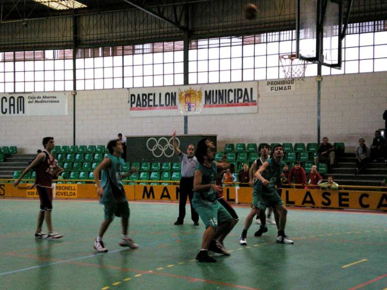 Baloncesto: Buenos partidos del C.B. Jorge Juan en el Pabellón