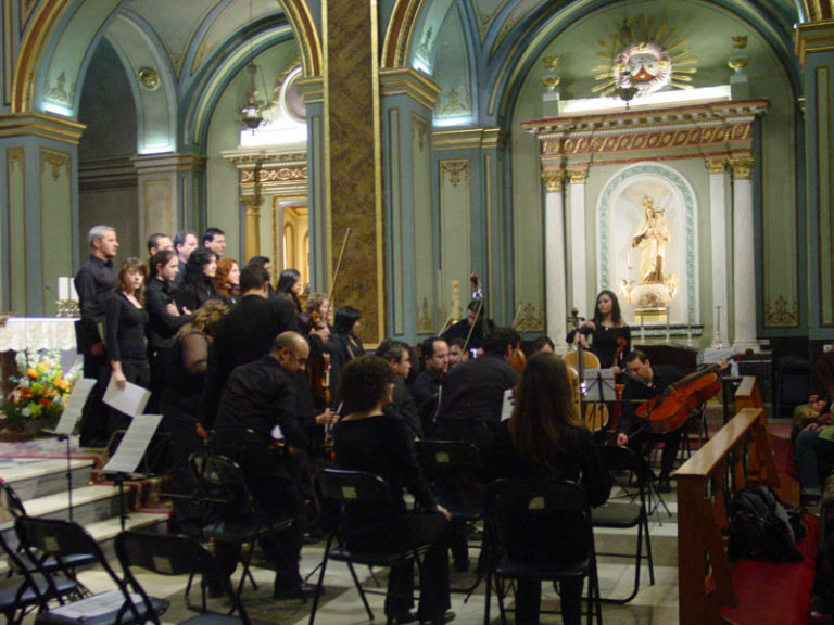 La iglesia San Pedro acoge un concierto de la orquestra Ciutat de Novelda y Ars Nova