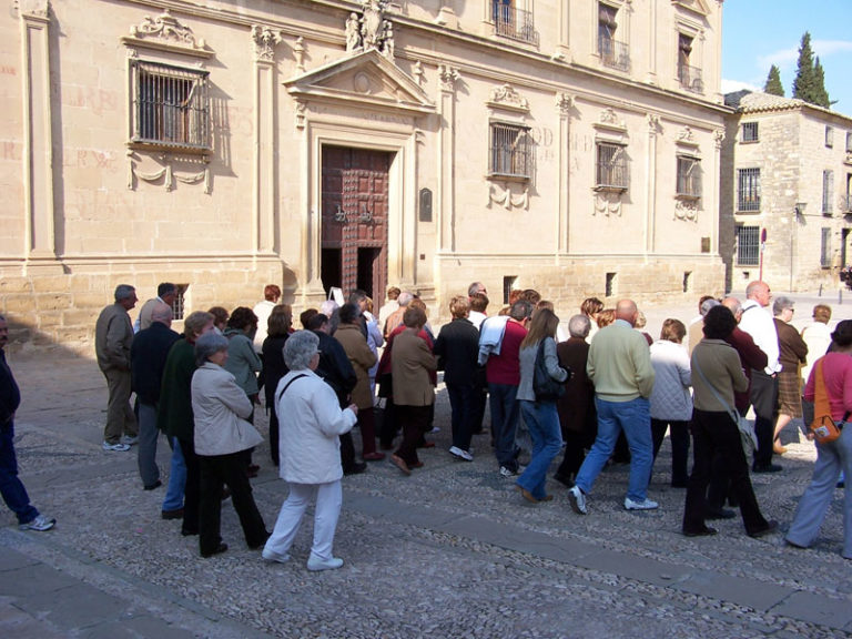 La Asociación de Antiguas Alumnas de las Carmelitas viajan a Jaén