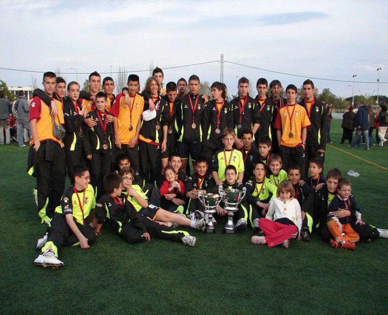 Fútbol: Las categorías inferiores del Novelda participaron en dos torneos de Semana Santa