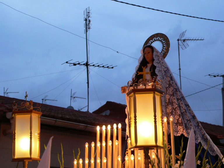 Procesión de las mantillas