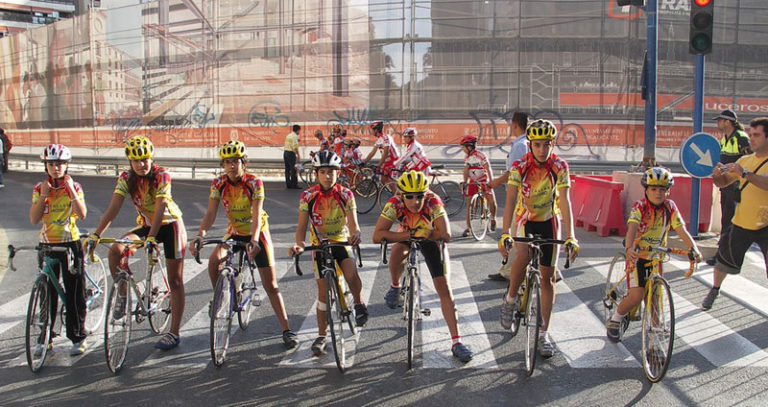 Ciclismo: Tres corredores de la Escuela compiten en Castalla